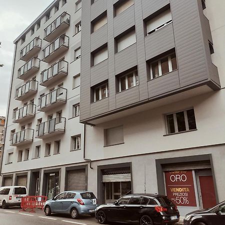 Lorenzo'S Apartament อาออสตา ภายนอก รูปภาพ
