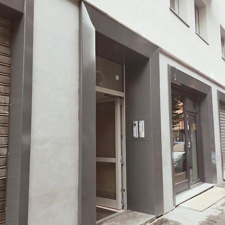 Lorenzo'S Apartament อาออสตา ภายนอก รูปภาพ