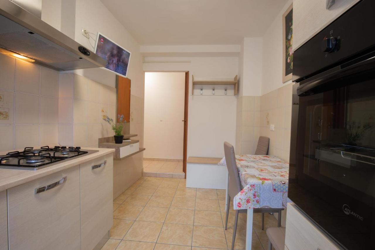Lorenzo'S Apartament อาออสตา ภายนอก รูปภาพ
