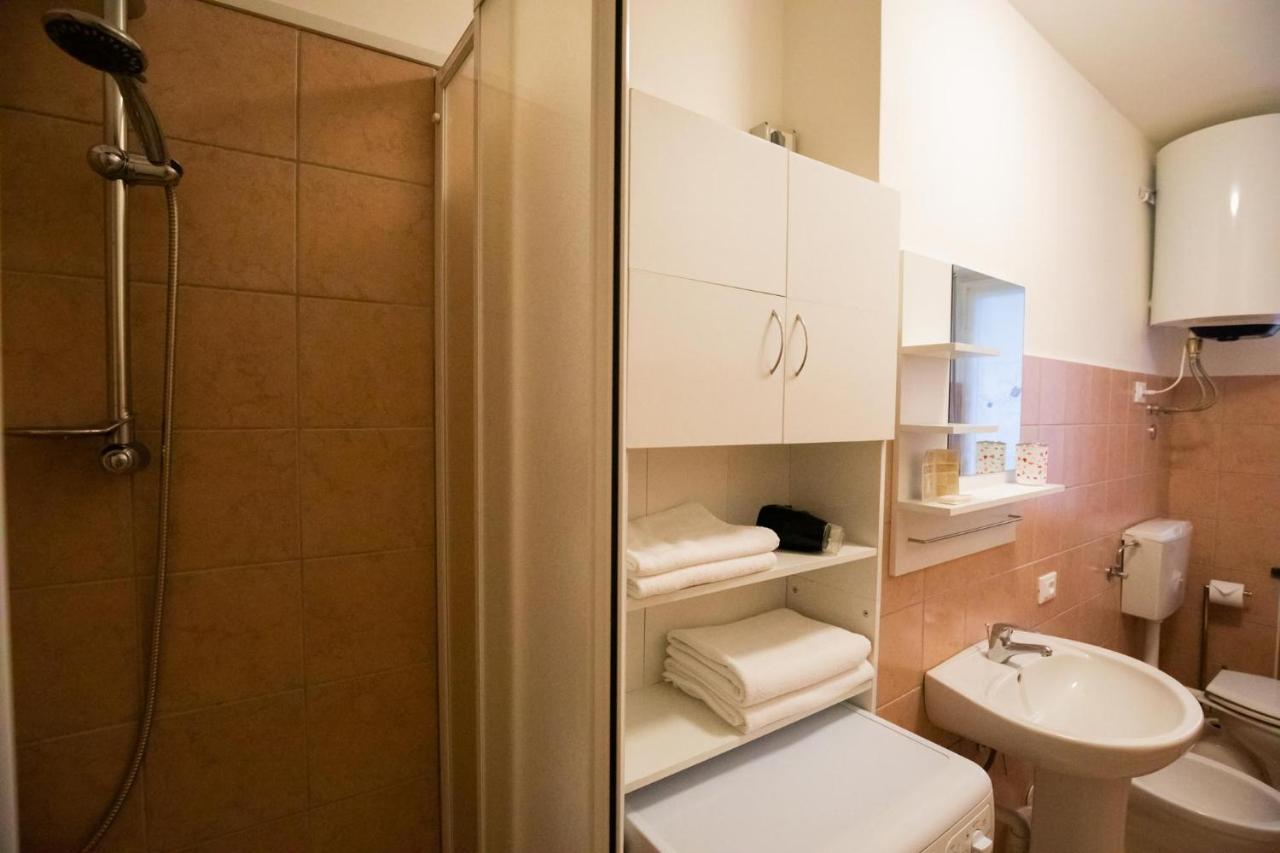 Lorenzo'S Apartament อาออสตา ภายนอก รูปภาพ
